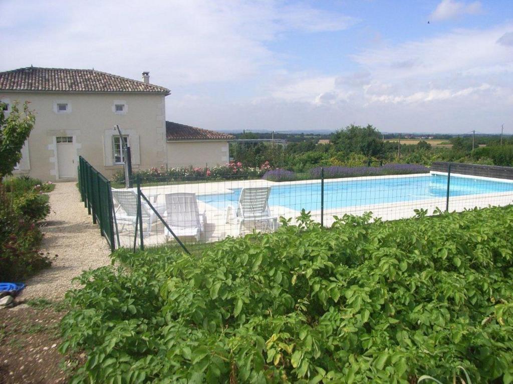 Chambres D'Hotes L'En Haut Des Vignes Merignac  Exterior photo